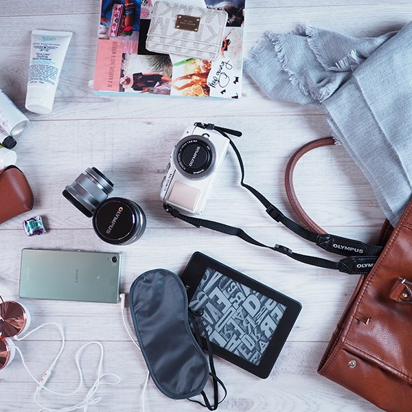 what’s in my bag – travel edition