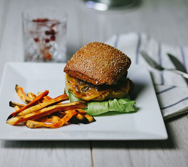 Veggie Burger mit Quinoa-Bohnen Laibchen